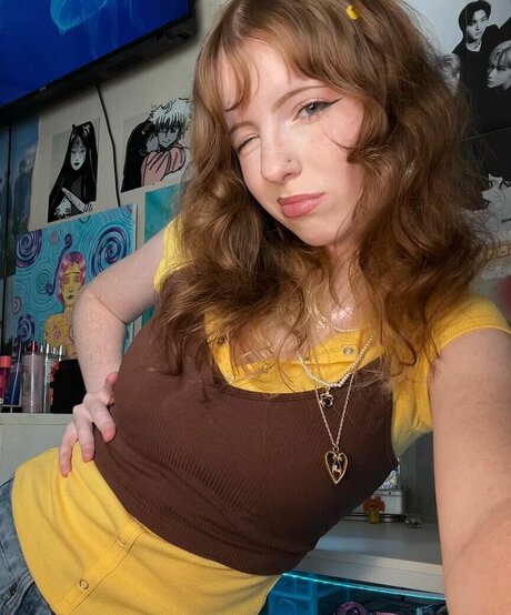 Spideryyem model xxx gallery