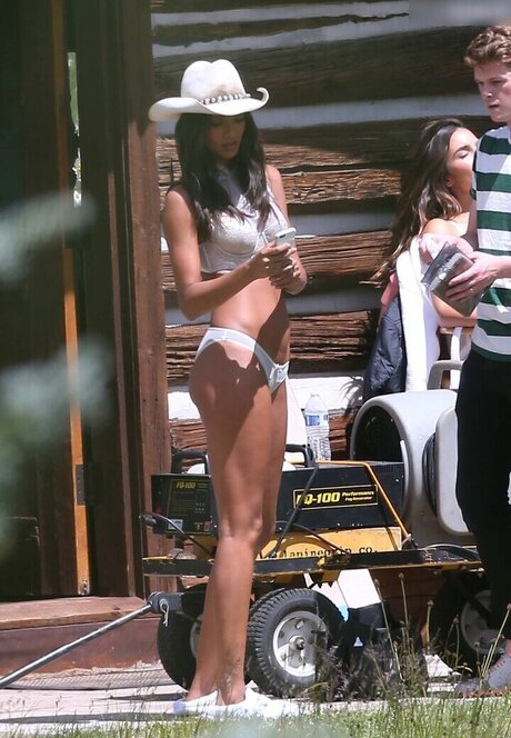 Jasmine Tookes model gallery