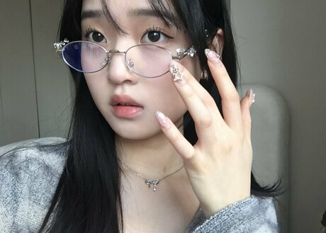 Saranghoe star pornographic pics