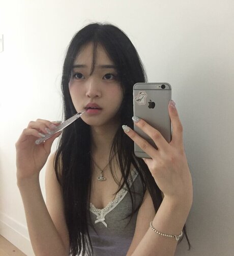 Saranghoe sexy pornstar image