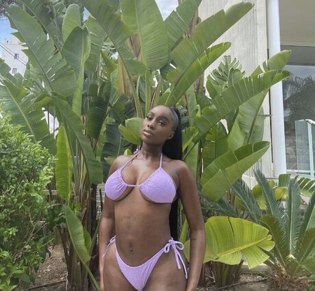 Sandra Lambeck sexy star photos