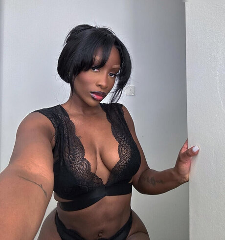 Sandra Lambeck Profile pic