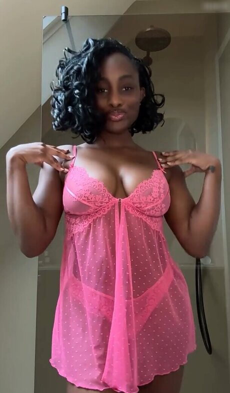 Sandra Lambeck star nude pic