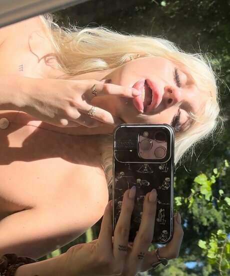 Katycarnegie sex star photo