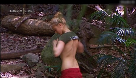 Ich bin ein Star Holt mich hier raus_ naked star photo