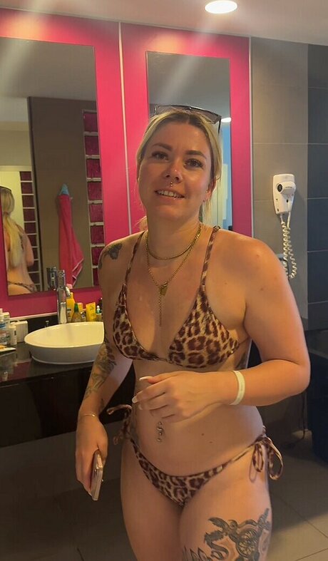 horny onlyfans naked pic