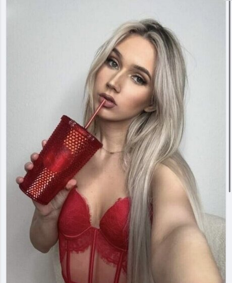 Josily erotic star photo