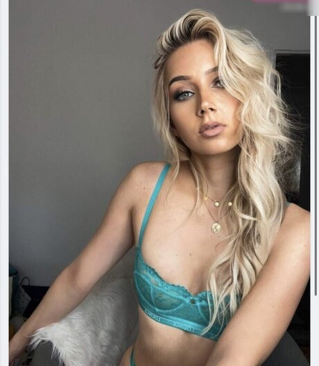 Josily model art images