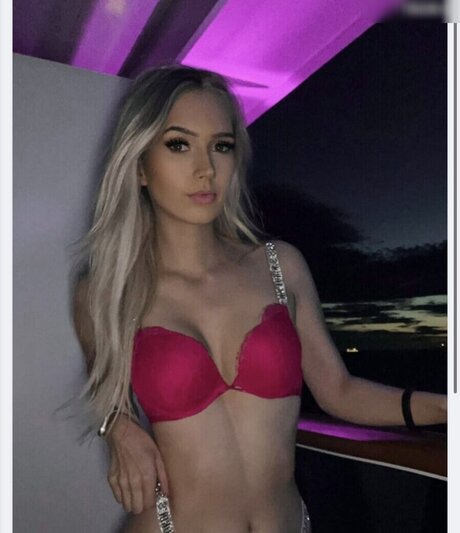 Josily naked pornstar img