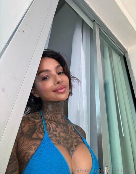 Cleo Petra model hot picture