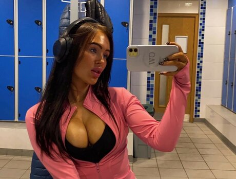 natural onlyfans pornographic pic