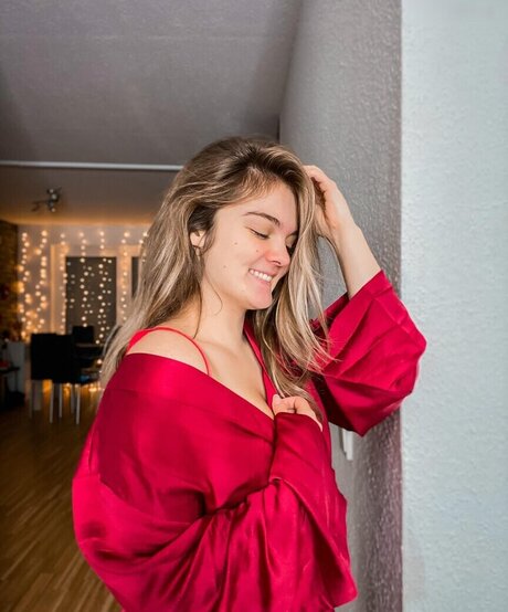 Mondwika nice model image