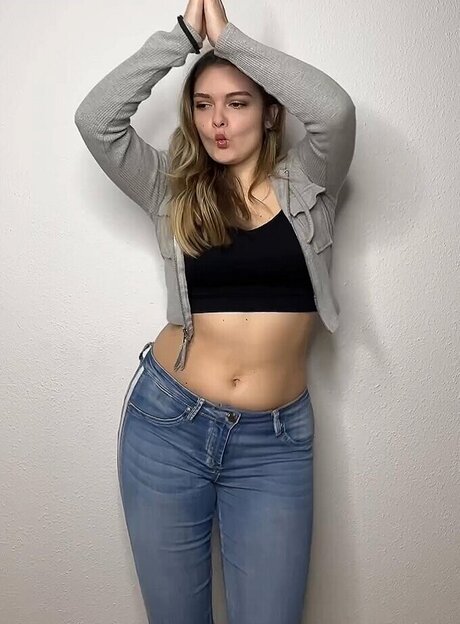 Mondwika model top archive