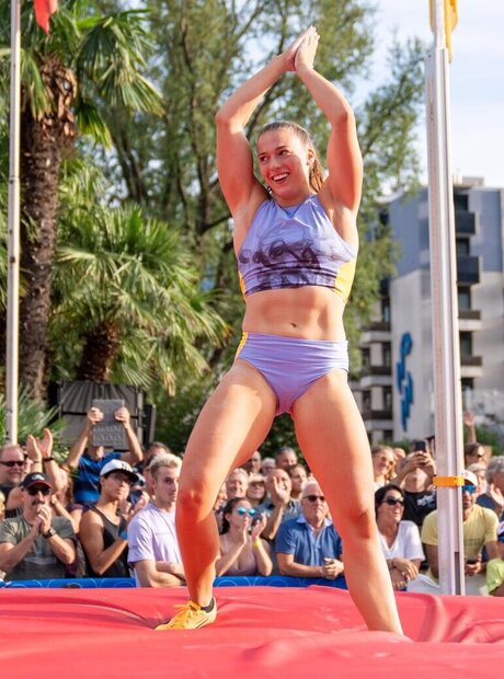 Angelica Moser model pretty galleries