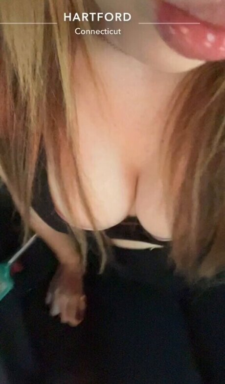 Emmy Moore model porn pic