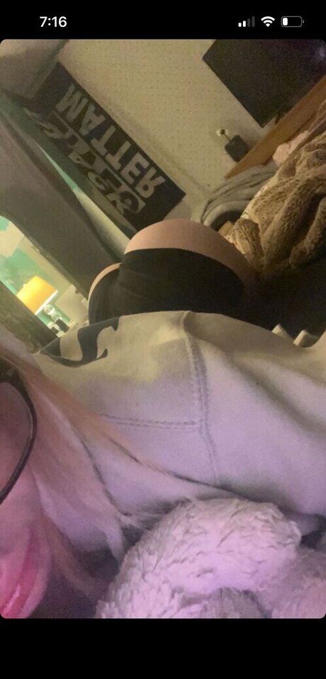 Emmy Moore beautiful actress galleries