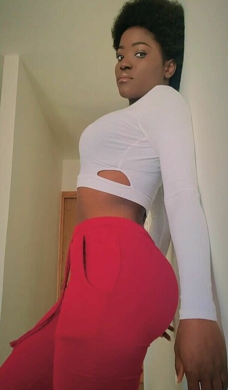 FamouseChristie best pornstar image