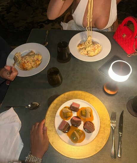 Elif Musa sexy star image