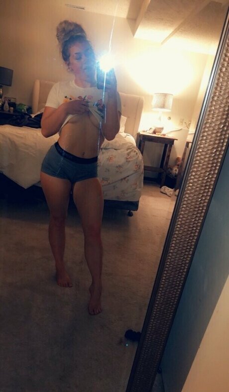 xmadelineo model nice photo