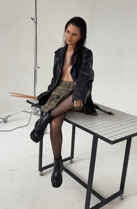 Tonya Rozatti hot pornstar photos