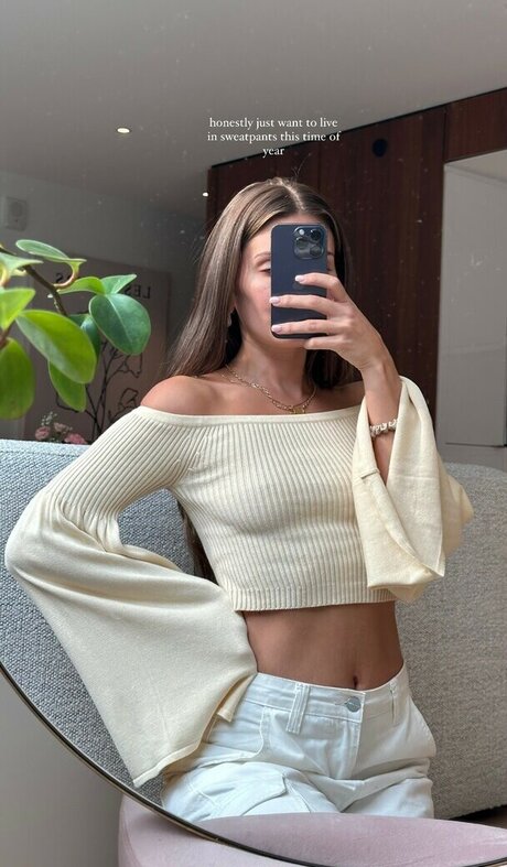 Carla Bezanson star best photos