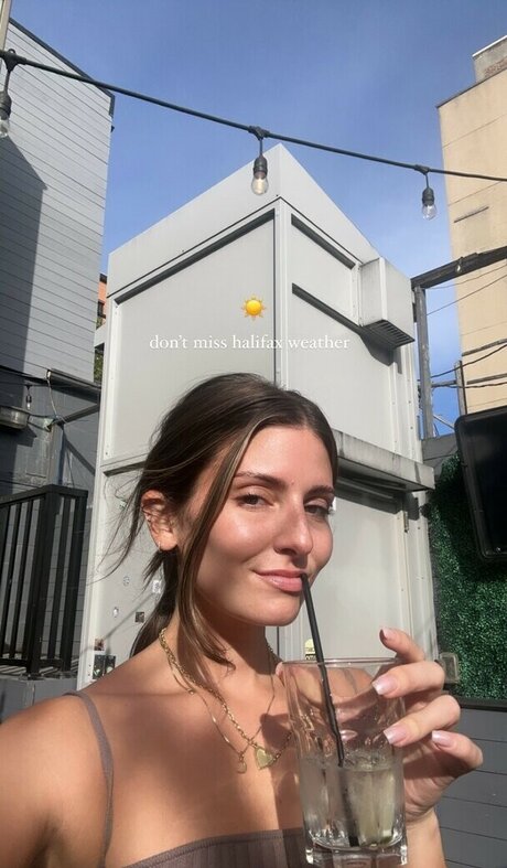 Carla Bezanson adult model images