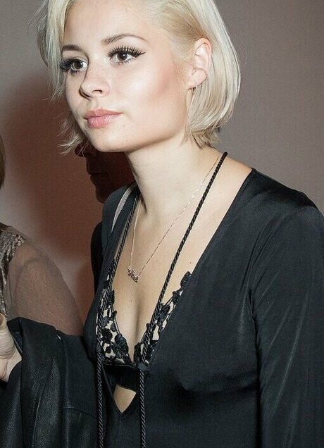 Nina Nesbitt adult actress pic