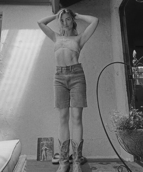 Maddie Hasson adult model gallery