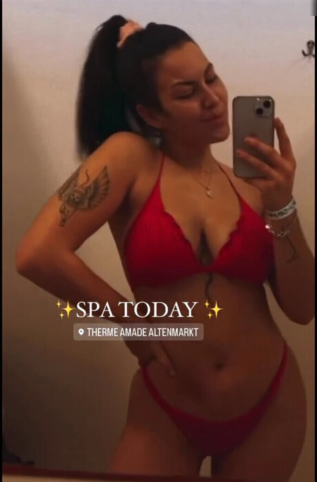 Vendewaa model sex image