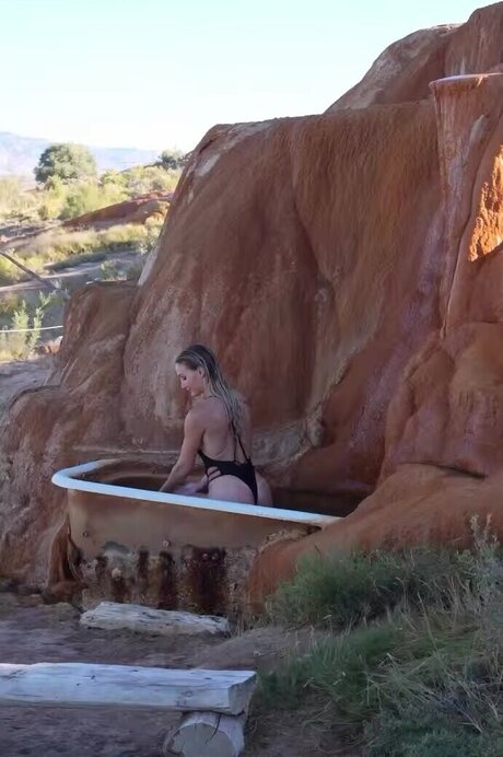 Julia Baessler nice actress pic