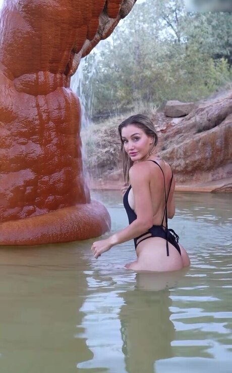 Julia Baessler star free image