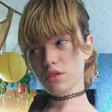 Cumbrain model nudes photo