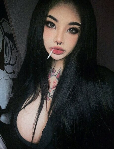 Sobaroll model pornographic photos