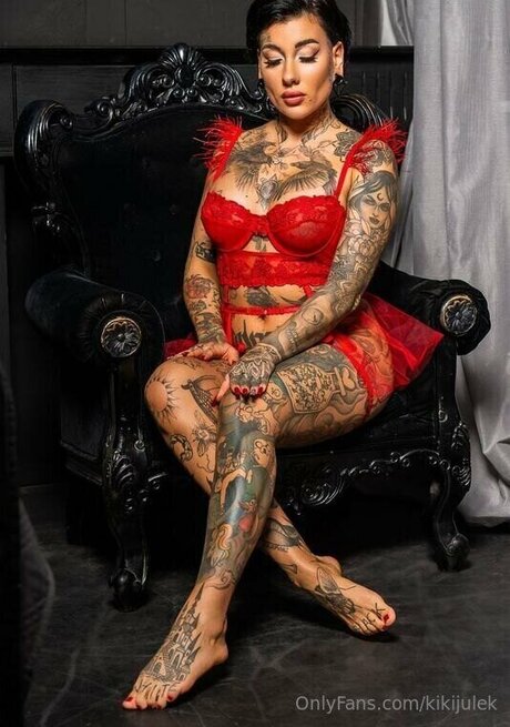 Kiki Julek hd actress photo