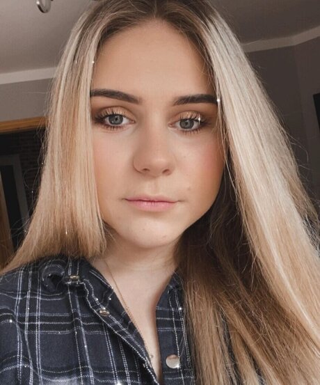 lesbian kissing onlyfans erotic image