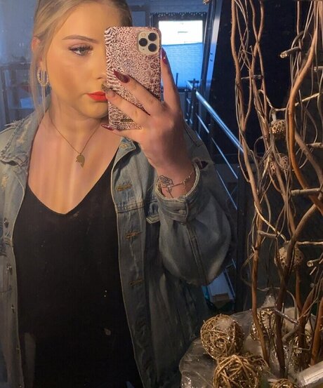 18 free onlyfans nude pic