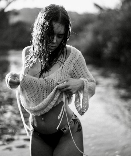 hollaura star naked pictures