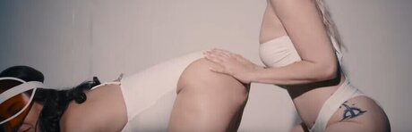 hollaura pornstar naked pics