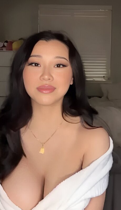 Katelyn Young naked actress photo