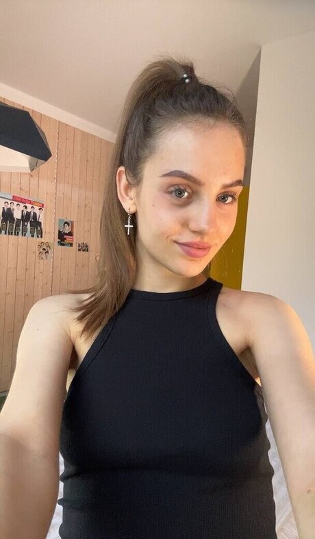 Evelina Kiss exclusive star picture