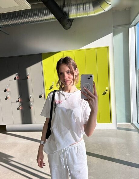 Evelina Kiss model hot archive