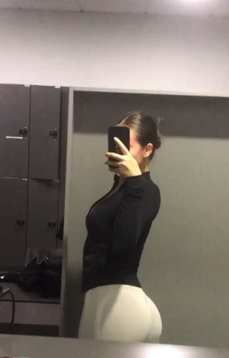 Vanessa Beauty and the Nerd model nude pictures