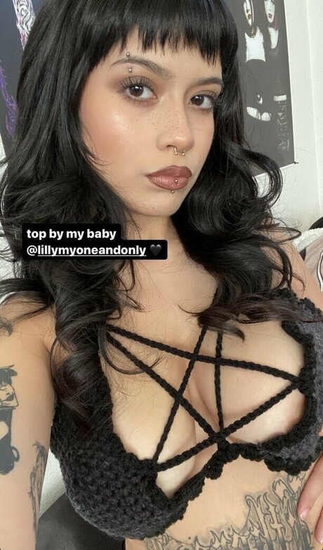 Nydia Gonzalez nude model pic