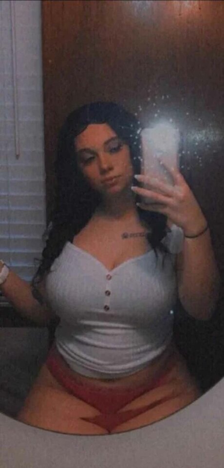 Caiidenn model hot pictures