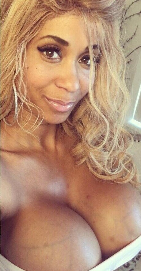 Gloria Lamour nude star img