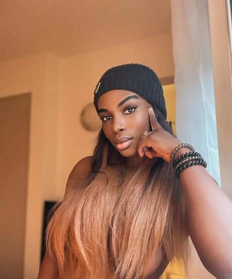 fsemelagne model sexy image