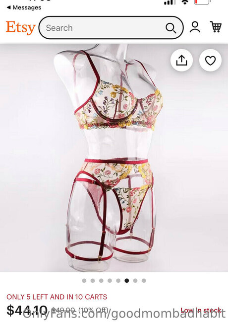 goodmombadhabit model hot photo