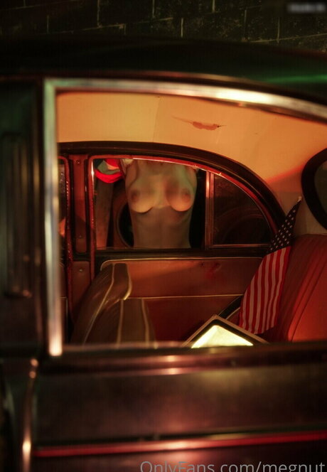 hot milf onlyfans free nude photo