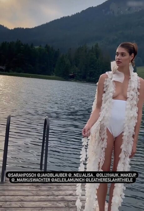 Sarah Posch star exclusive photos