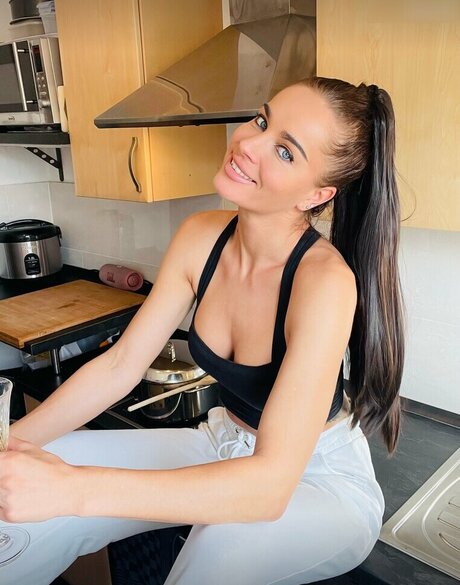 LeniYoung star pornographic picture